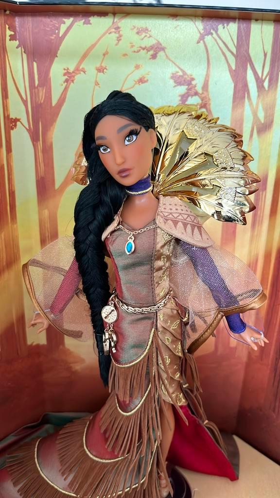 Disney Designer Doll Pocahontas Limited Edition Nieuw, Verzamelen, Disney, Nieuw, Pocahontas of Kl. Zeemeermin, Ophalen of Verzenden