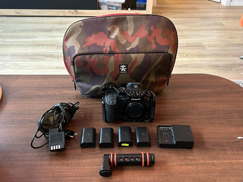 Panasonic Lumix GH5 + Cage, Veel Extra’s en Cameratas, Audio, Tv en Foto, Fotocamera's Digitaal, 20 Megapixel, Compact, Ophalen of Verzenden