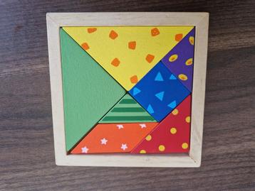 Tangram puzzel, 7 geometrische stukjes beschikbaar voor biedingen