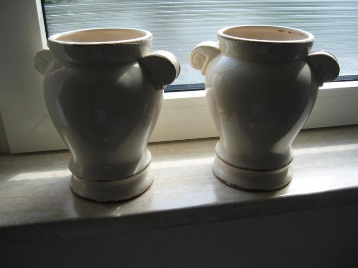 2 antiek look bloem potten samen €10.00 Hoogte 20 cm., Tuin en Terras, Bloempotten, Nieuw, Aardewerk, Minder dan 40 cm, Minder dan 25 cm