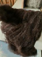 Geklaarde wol. Heel donkerbruin. € 3,50 per 75 gram, Ophalen of Verzenden, Nieuw, Spinwol