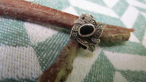 Antieke ring, 925 zilver, onyx, marcasiet, 17mm, apart, Sieraden, Tassen en Uiterlijk, Ringen, Gebruikt, Dame of Heer, 17 tot 18