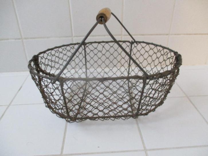 brocante metaal mand voor eieren of als fruit mand, Antiek en Kunst, Curiosa en Brocante, Ophalen of Verzenden