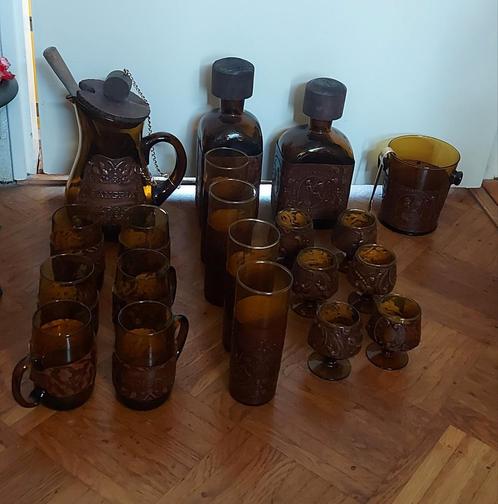 Vintage sangria servies spanje bruin glas, Antiek en Kunst, Antiek | Servies compleet, Ophalen