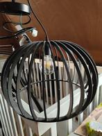 Zwarte hanglamp, Huis en Inrichting, Lampen | Hanglampen, Ophalen of Verzenden, Gebruikt, Hout, Minder dan 50 cm