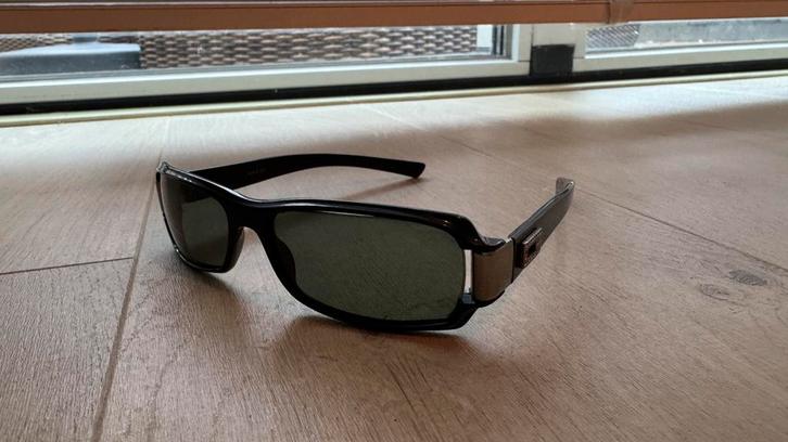 Gucci Dameszonnebril Zwart Strass 2009 + Koker, Sieraden, Tassen en Uiterlijk, Zonnebrillen en Brillen | Dames, Gebruikt, Zonnebril