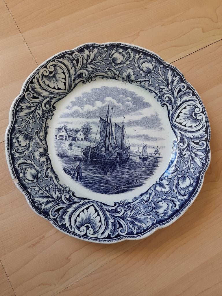 DELFTS BORD MET BOOT DOORSNEE 25 cm, Ophalen of Verzenden, Zo goed als nieuw