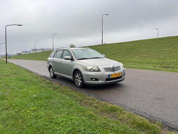 Toyota Avensis Wagon 1.8 VVTi Luna beschikbaar voor biedingen