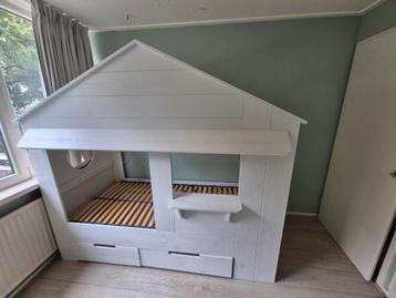 Huisjesbed met lades en goede lattenbodem 90x200 beschikbaar voor biedingen