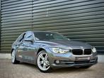 Bmw 3-serie 320i AUT|SPORTLEER|CAMERA|CARPLAY|HiFi, Auto's, BMW, Automaat, 1998 cc, Achterwielaandrijving, Euro 6