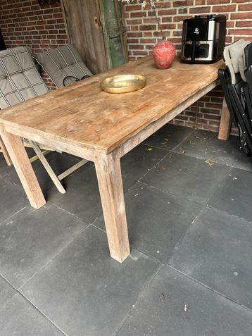 Teakhouten Tafel met 6 Stoelen beschikbaar voor biedingen