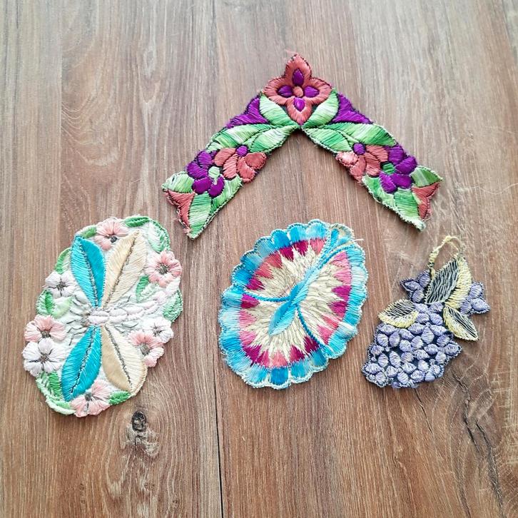 Vintage zijde applicaties, Hobby en Vrije tijd, Kledingapplicaties en Hotfix, Zo goed als nieuw, Overige applicaties, Ophalen of Verzenden