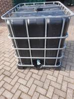 Zwart ibc vat ideaal om water op te slaan geen algen groei., Tuin en Terras, 150 liter of meer, Ophalen of Verzenden, Zo goed als nieuw