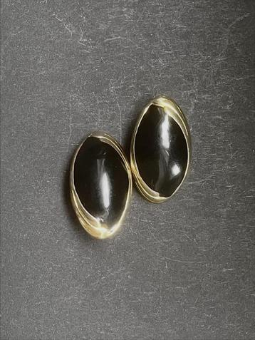 Vintage oorbellen beschikbaar voor biedingen