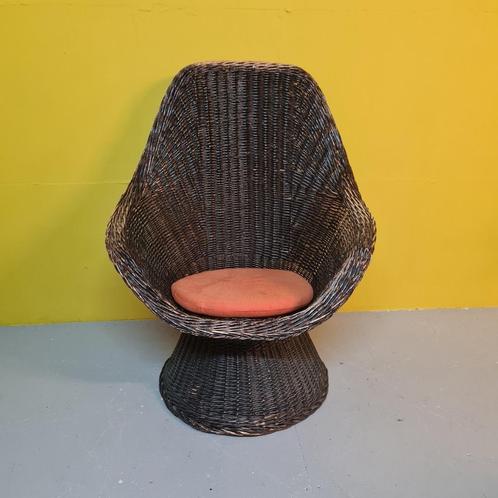 Vintage Rieten Kuipstoel jaren 60/70, Antiek en Kunst, Antiek | Meubels | Stoelen en Banken, Ophalen