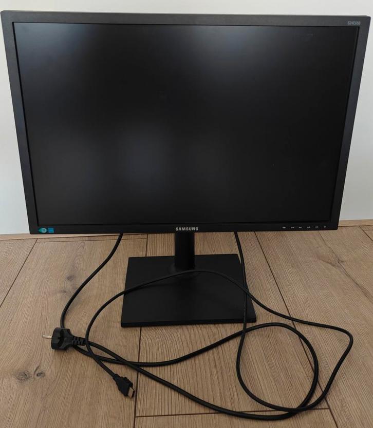 Samsung S24E650 24 inch monitor, Computers en Software, Monitoren, Gebruikt, 60 Hz of minder, DisplayPort, DVI, VGA, In hoogte verstelbaar