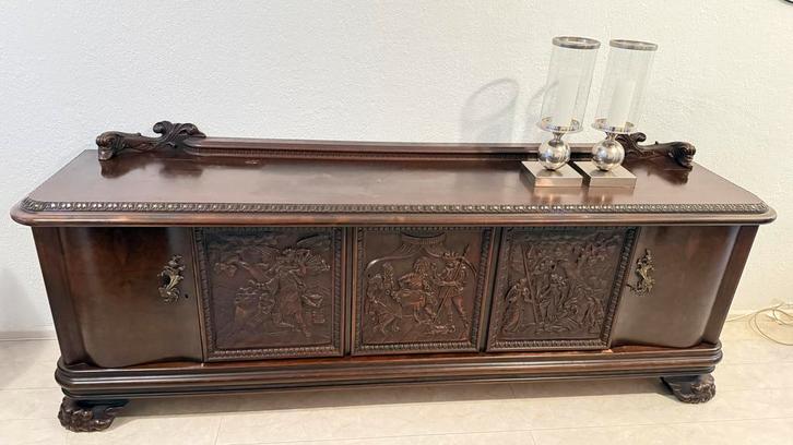 Prachtig Dressoir met Houtsnijwerk - 2.63m, Antiek en Kunst, Antiek | Meubels | Kasten, Ophalen