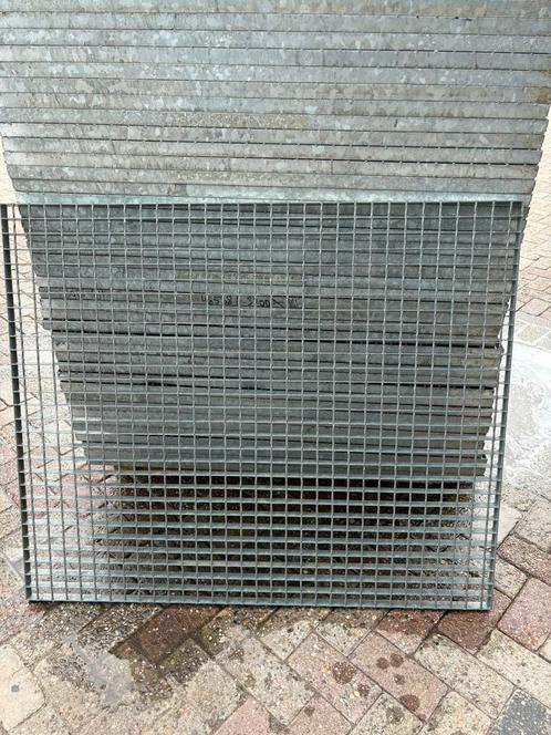 Gegalvaniseerde loop roosters 120x100 en 100x100, Doe-het-zelf en Verbouw, Metalen, IJzer, Ophalen