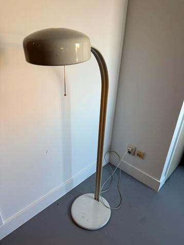 Vintage Design Lamp beschikbaar voor biedingen