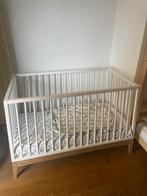 Leander Luna Crib with mattress & newborn setting, Ophalen, Gebruikt, Ledikant