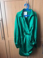 Satijnen jurkje groen mt S/M Musthave district, Caravans en Kamperen, Ophalen of Verzenden, Nieuw, Regenjas