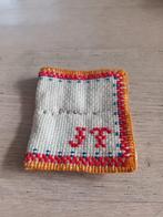 Oud naaldenmapje.Handwerk. proefstuk handwerkles.Initialen, Antiek en Kunst, Ophalen of Verzenden