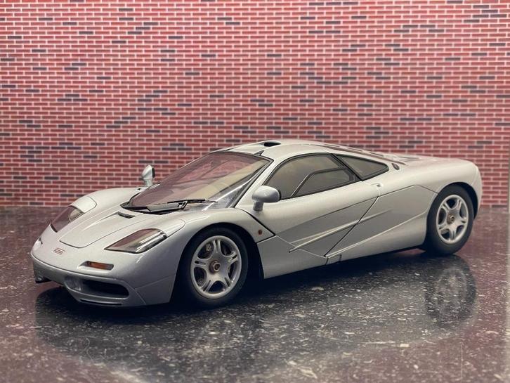 1/18 McLaren F1 zilver - AutoArt Signature series, Hobby en Vrije tijd, Modelauto's | 1:18, Zo goed als nieuw, Auto, Autoart, Ophalen of Verzenden
