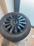 Set winterbanden en wieldoppen 17 inc en bijna nieuwe banden, Ophalen, Banden en Velgen, 17 inch, Winterbanden