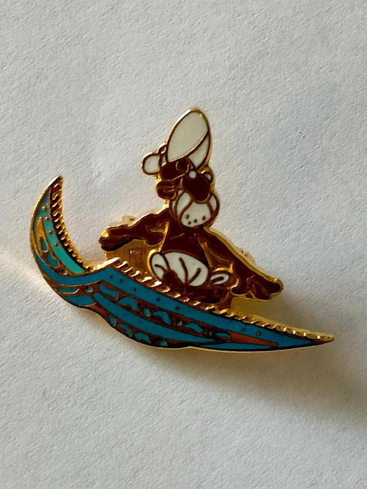 Asterix en Obelix fakir strip speldje vintage logo badge, Verzamelen, Speldjes, Pins en Buttons, Gebruikt, Overige onderwerpen