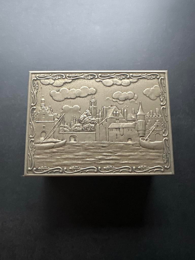 Zilveren sigarettendoos met stadsgezicht, Ophalen of Verzenden