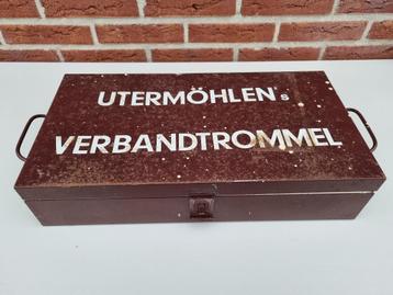 Vintage verbandtrommel. beschikbaar voor biedingen