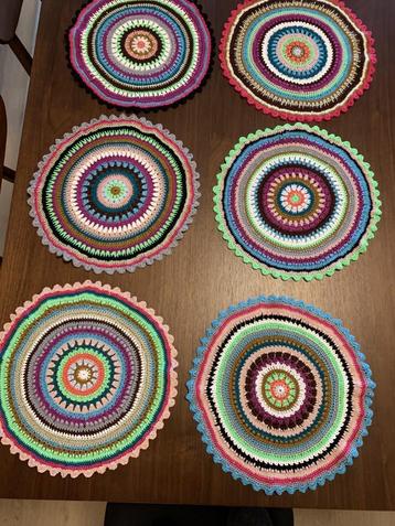 6 x Placemats set, hand gehaakt, onderzetter met placemat beschikbaar voor biedingen