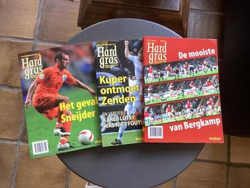 Hard gras /voetbaltijdschrift 3x beschikbaar voor biedingen