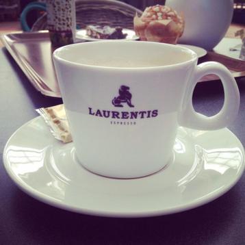 Laurentis koffiekopjes beschikbaar voor biedingen