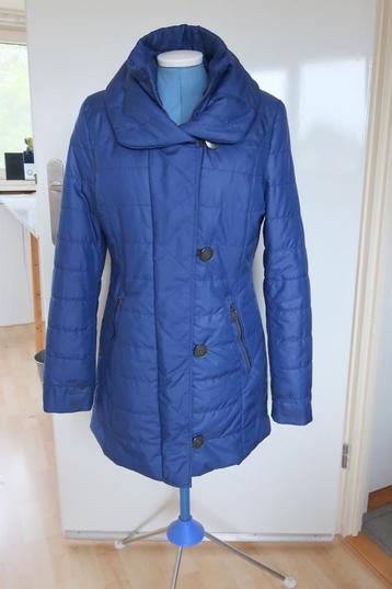 Dames jassen en blouses. beschikbaar voor biedingen