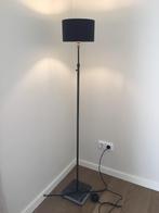 Vloerlamp met hardstenen voet, Huis en Inrichting, Lampen | Vloerlampen, Ophalen, Zo goed als nieuw, Metaal, 100 tot 150 cm