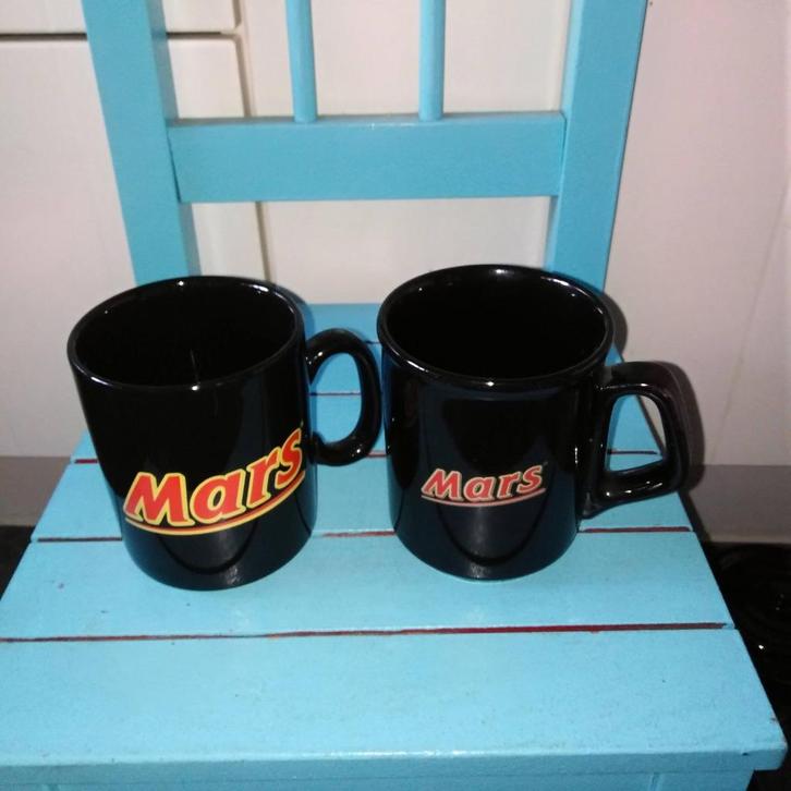 Mars mokken 2 stuks, Huis en Inrichting, Keuken | Servies, Gebruikt, Glas of Glazen, Overige stijlen, Aardewerk, Ophalen