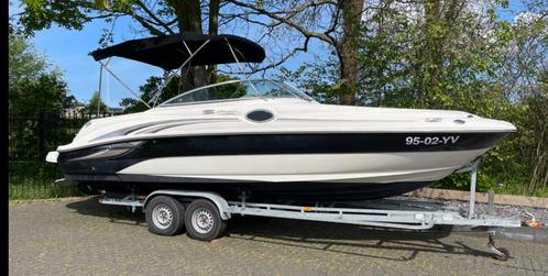 Sea Ray 240 Sundeck (bj 2002), Watersport en Boten, Speedboten, Gebruikt, 6 meter of meer, Benzine, 200 pk of meer, Polyester
