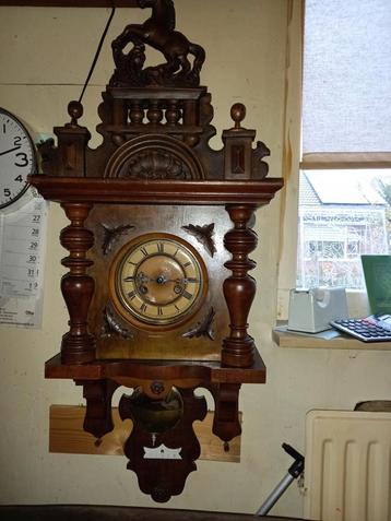 Mooi ANTIEKE KLOK beschikbaar voor biedingen