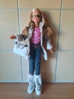 Barbie pop inclusief 3 outfits en accessories, Ophalen of Verzenden, Zo goed als nieuw, Barbie