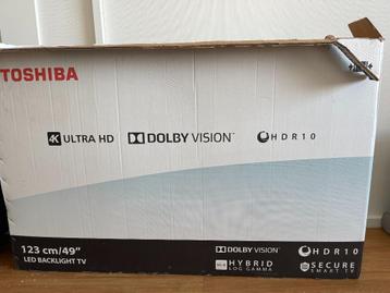 Toshiba 49 inch 4K TV, scherm kapot