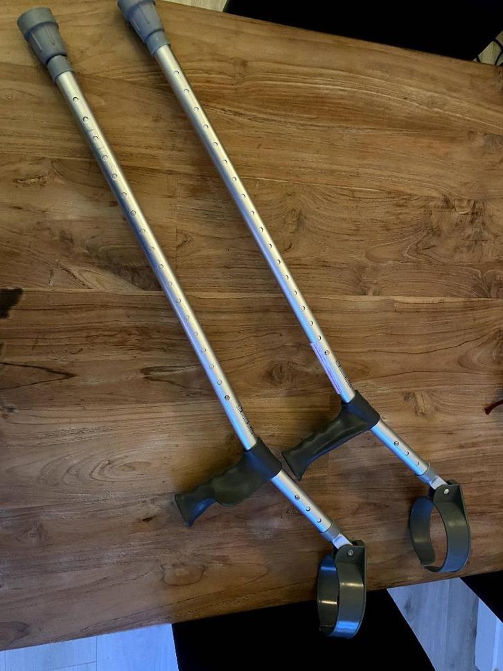 Loopkrukken, Diversen, Loopkrukken, Gebruikt, In hoogte verstelbaar, Ophalen