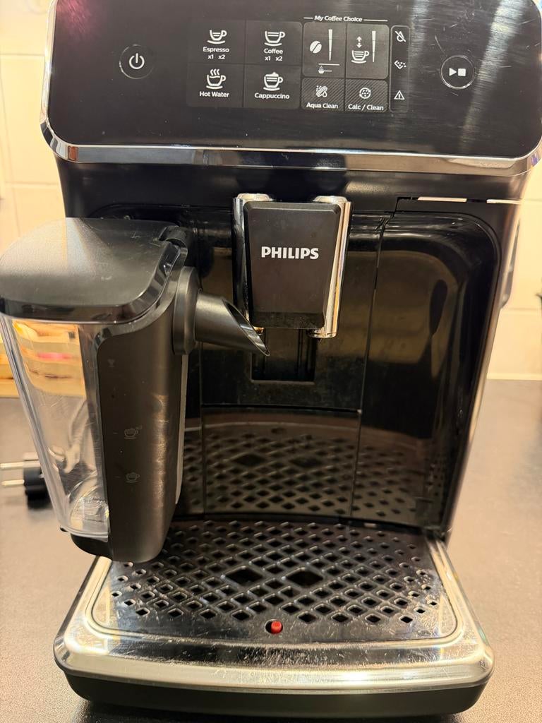 Philips EP2231 volautomaat met melkopschuimer, Witgoed en Apparatuur, Koffiezetapparaten, Ophalen, Afneembaar waterreservoir, Gebruikt