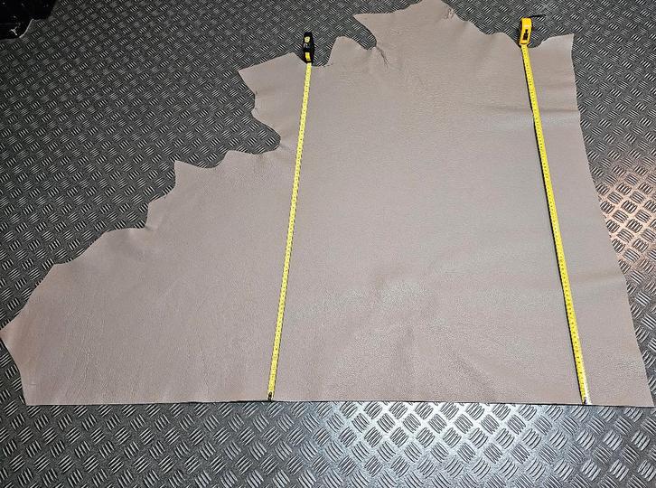 Rund - Leer Taupe(zie omschrijving!), Hobby en Vrije tijd, Stoffen en Lappen, Nieuw, Leer of Kunstleer, 30 tot 120 cm, 30 tot 200 cm