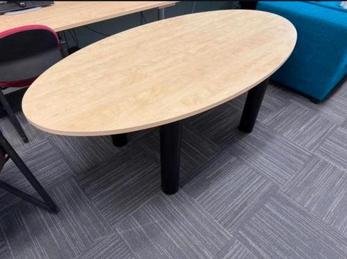 Mooie ovalen vergadertafel, Huis en Inrichting, Tafels | Eettafels, Zo goed als nieuw, 200 cm of meer, Vijf personen of meer, Ovaal