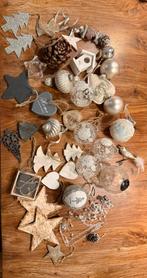 Verzameling kerstversiering:hangers /ballen wit/zilver/grijs, Ophalen of Verzenden, Zo goed als nieuw