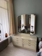 Kaptafel met spiegel, ladenkastje en 2 nachtkastjes, Ophalen