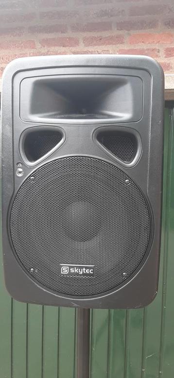 2x Skytec SP1200A speakers. 50Hz. 300VA. DJ EN KARAOKE beschikbaar voor biedingen