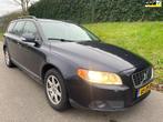 Volvo V70 2.4D Kinetic - Automaat - half leder - Cruise cont, Traction-control, Blauw, Leder en Stof, 163 pk