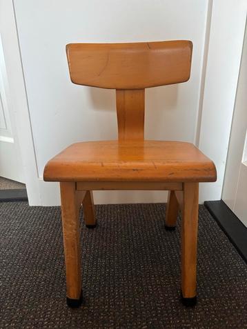 Vintage Houten Kinderstoel beschikbaar voor biedingen